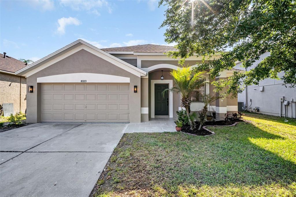 Photo of 10323 Goldenbrook Way, Tampa, FL 33647 (MLS # TB8500171)
