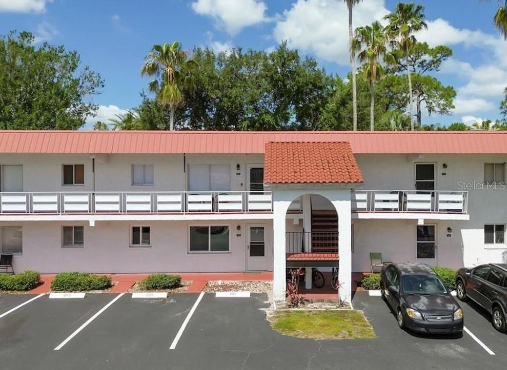 Photo of 1100 Martinique Drive #203, Winter Haven, FL 33884 (MLS # L4953600)