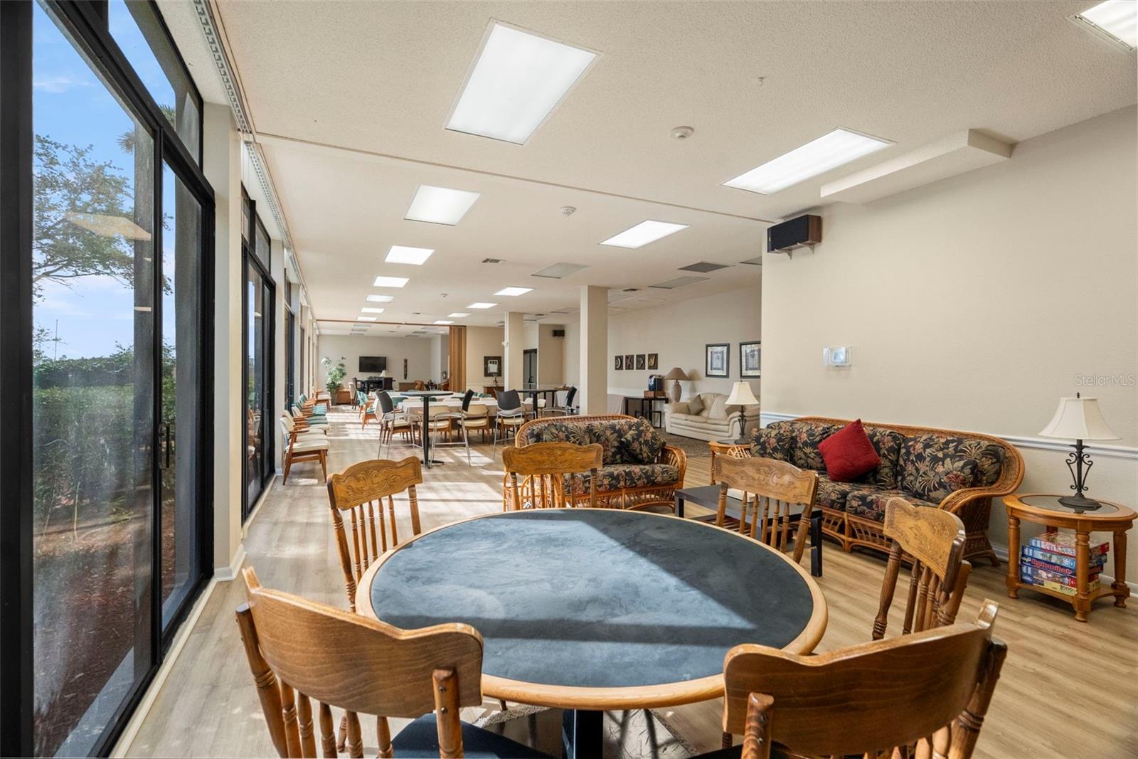 DIAMOND ISLE CONDO - Residential