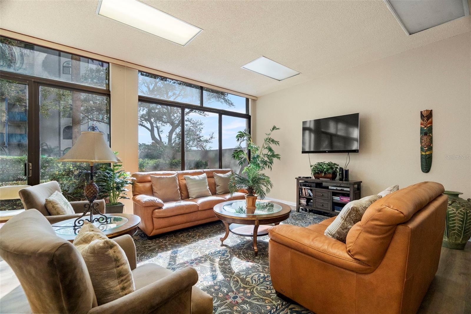 DIAMOND ISLE CONDO - Residential