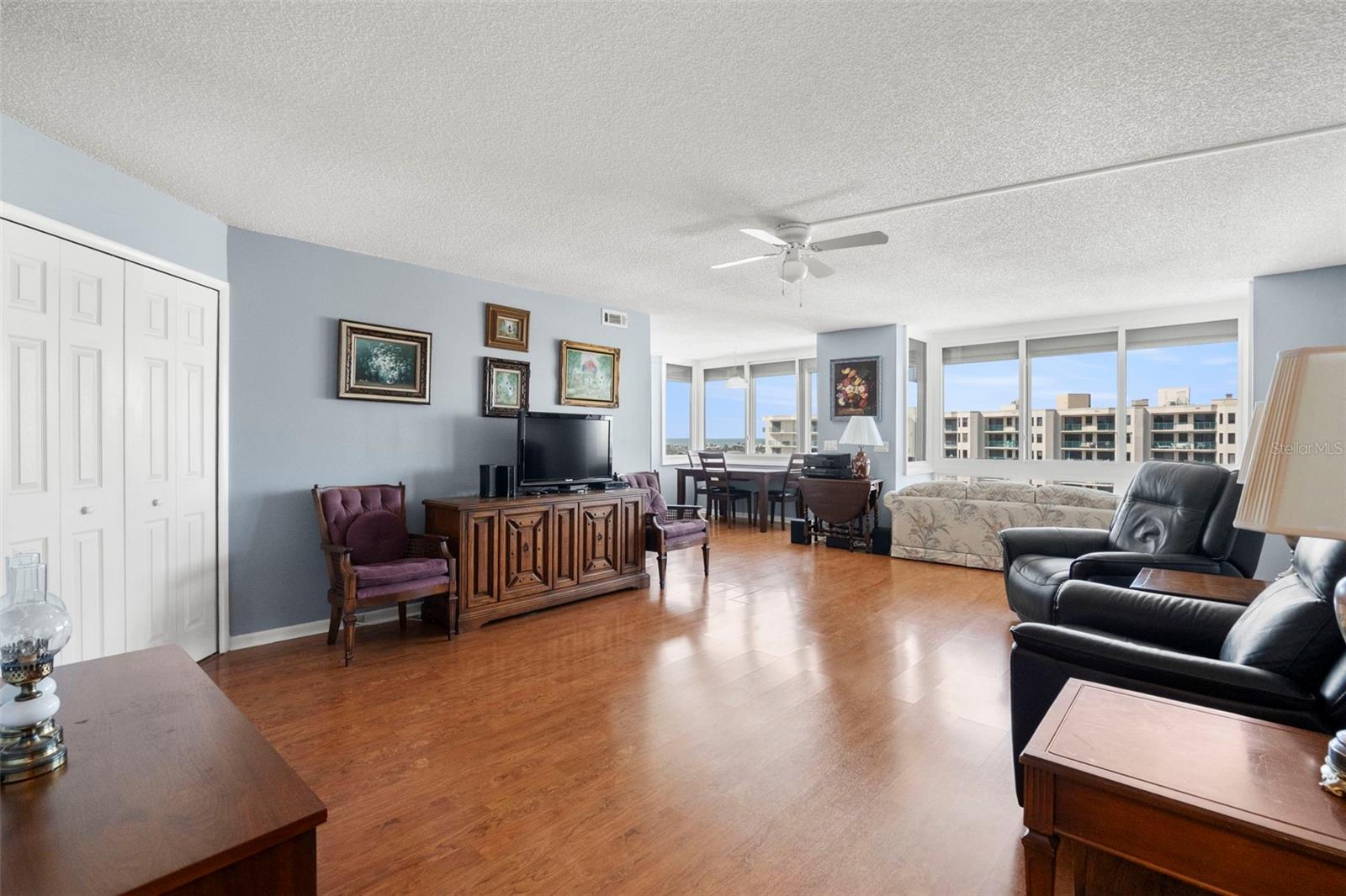 DIAMOND ISLE CONDO - Residential