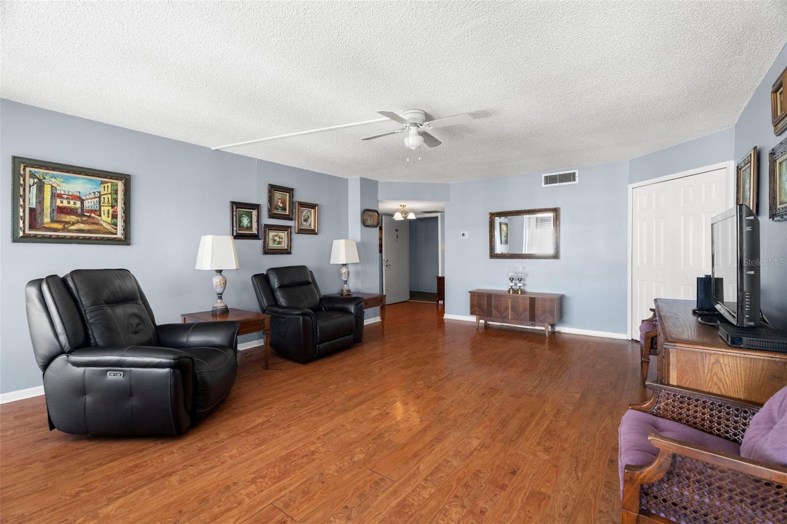 DIAMOND ISLE CONDO - Residential