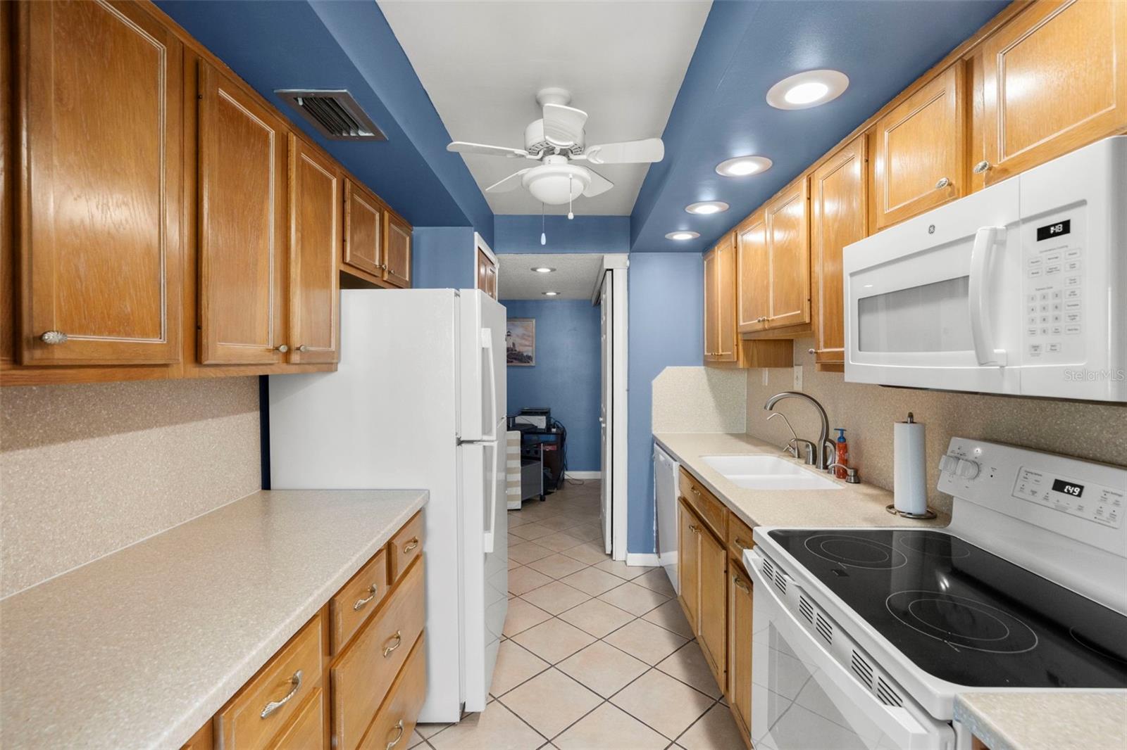 DIAMOND ISLE CONDO - Residential