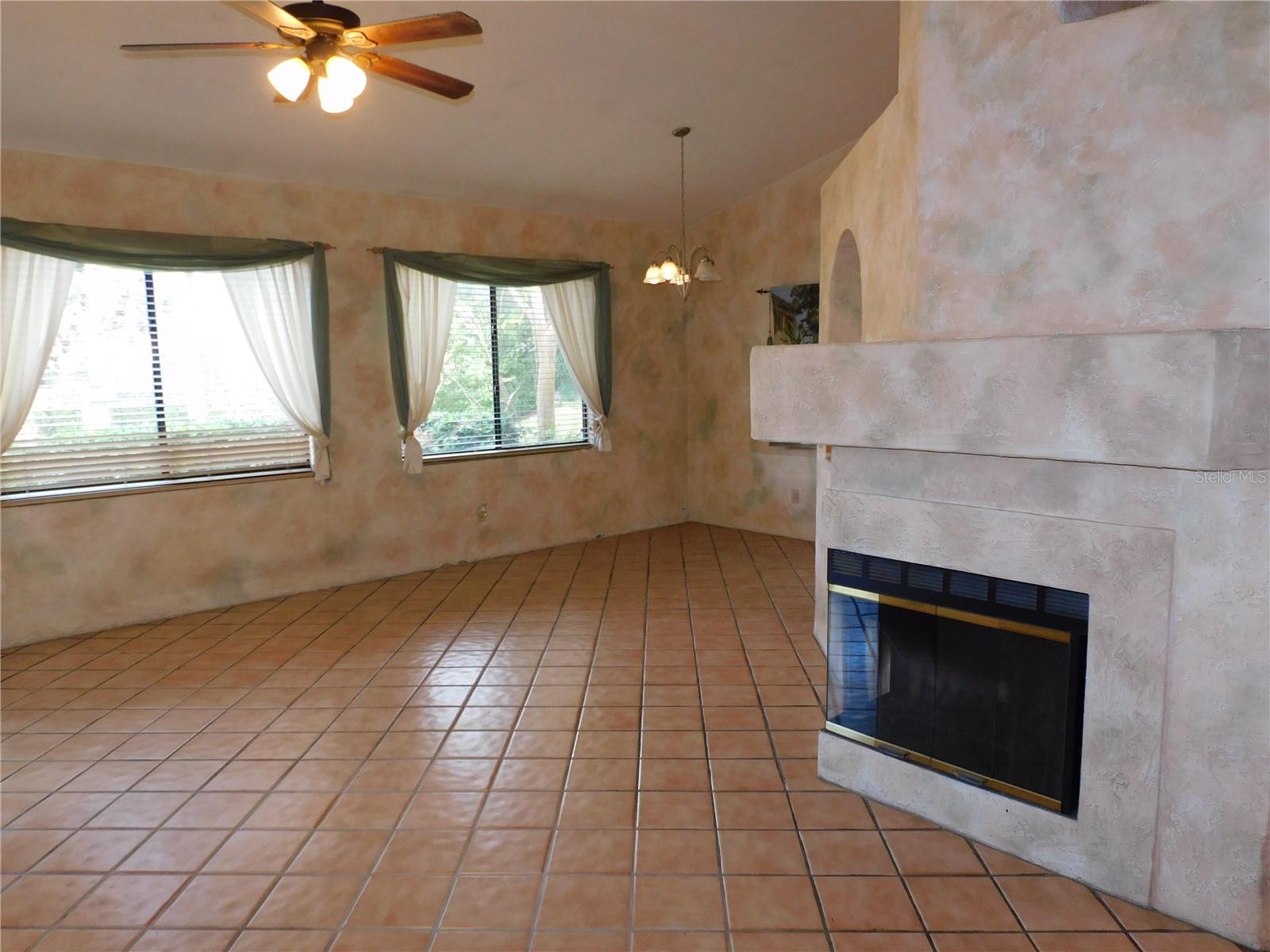 LA VITA CONDO PH 2 - Residential