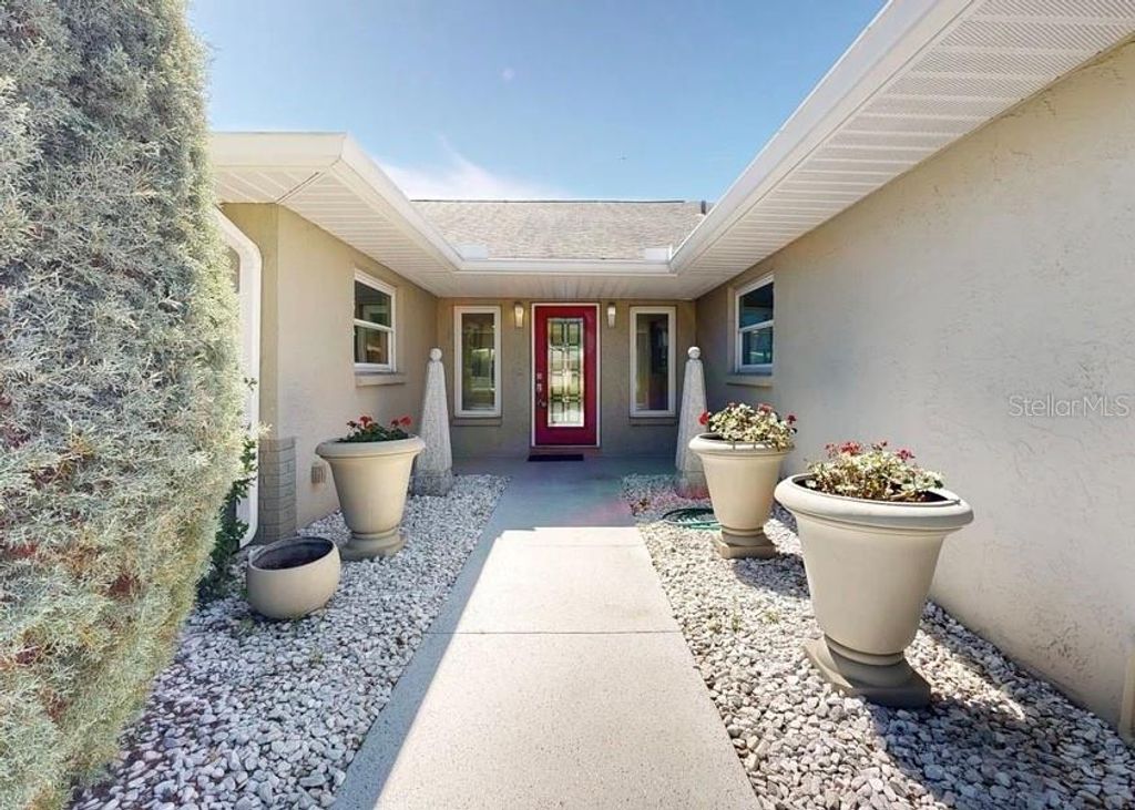 Photo of 2110 W View Drive, Sun City Center, FL 33573 (MLS # TB8474897)