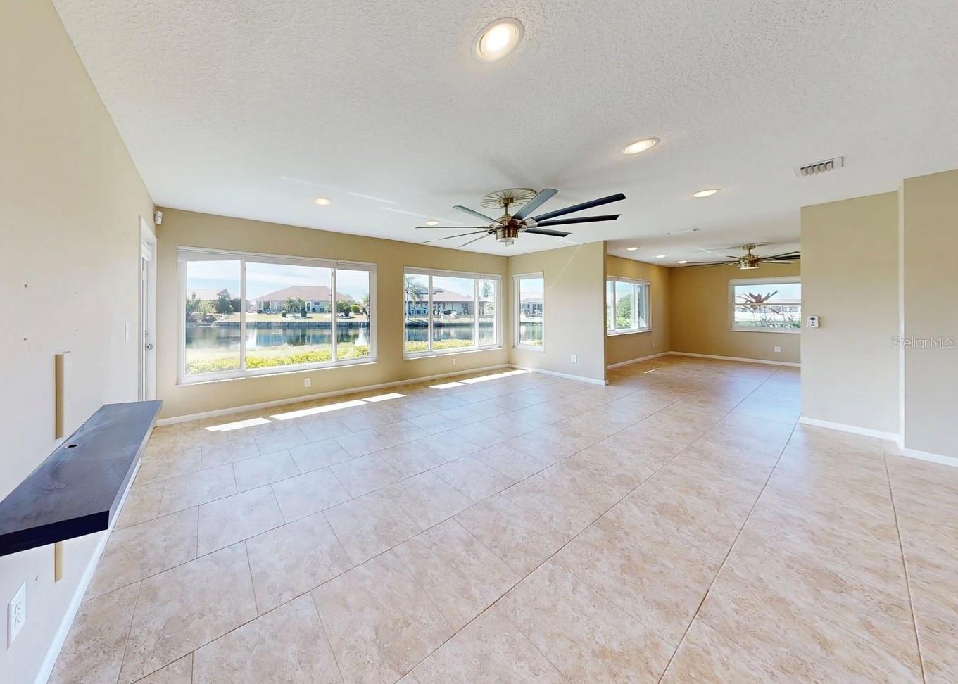 CALOOSA COUNTRY CLUB ESTATES U - Residential