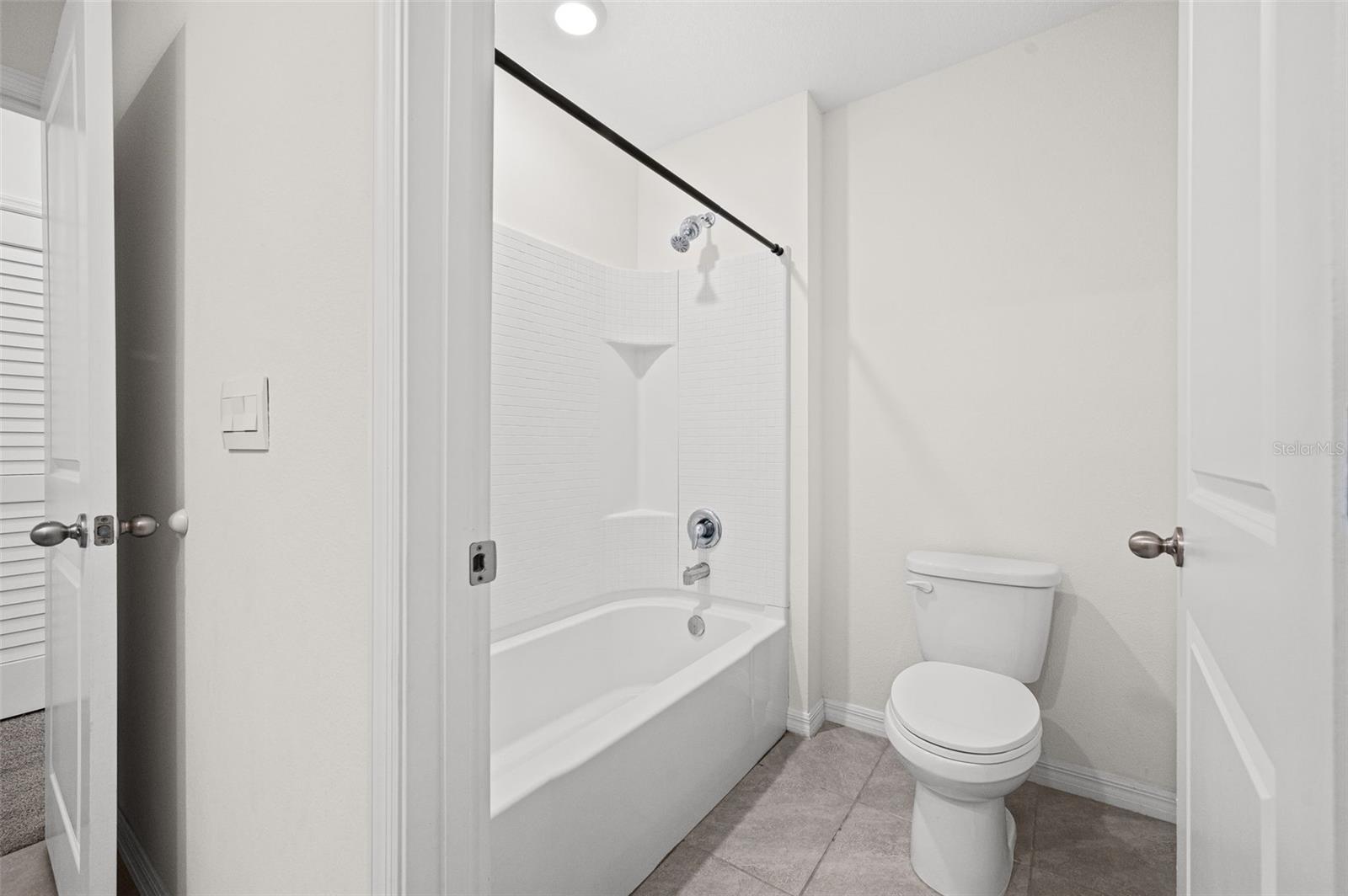 AVALON WOODS PH 1A PB 37 PG 70 - Residential