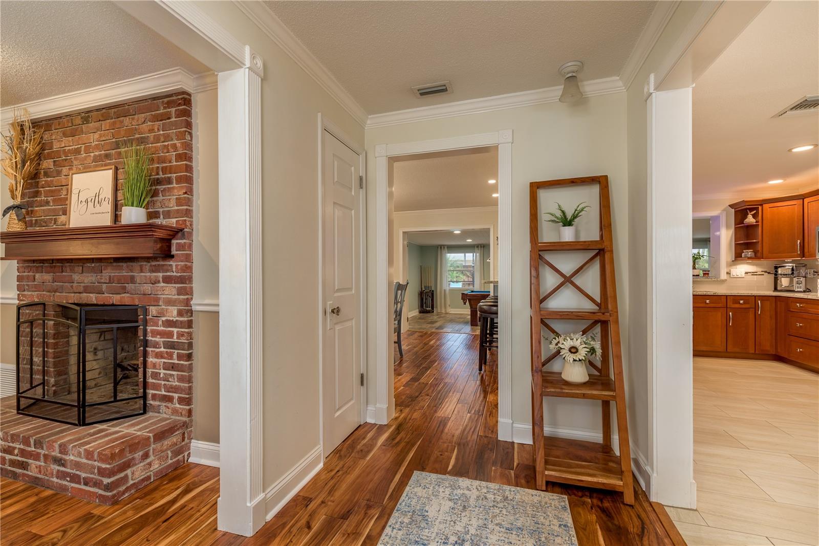 2132 OAK GROVE DRIVE