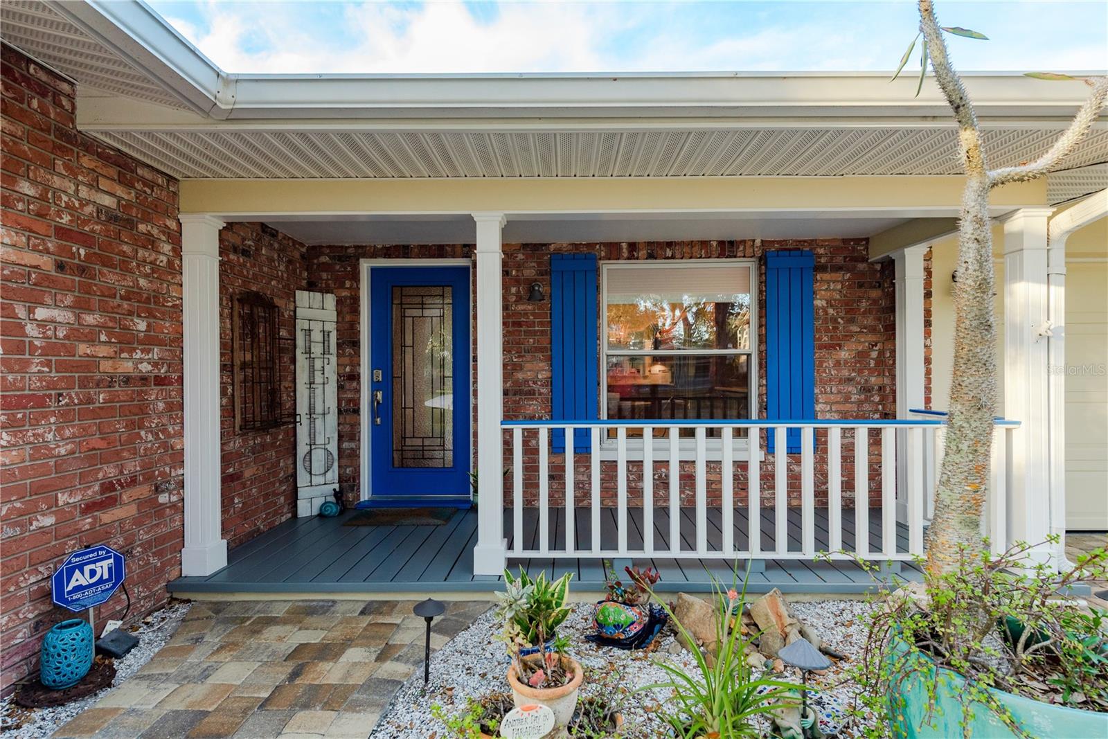 2132 OAK GROVE DRIVE