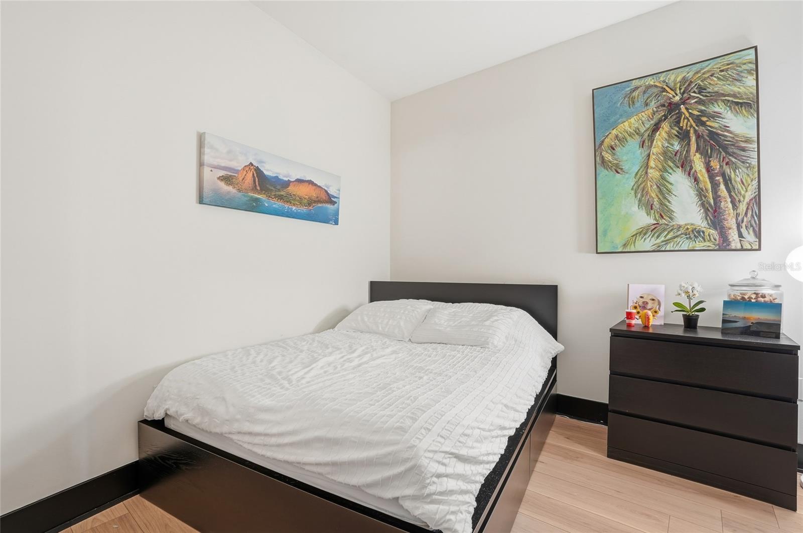 THE PLACE AT CHANNELSIDE A CON - Residential