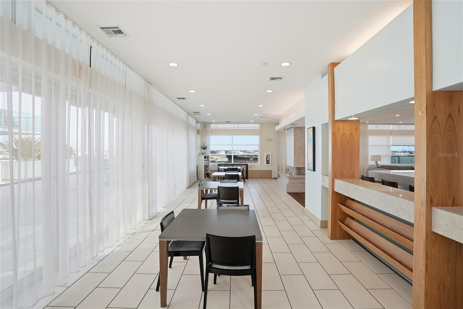 THE PLACE AT CHANNELSIDE A CON - Residential