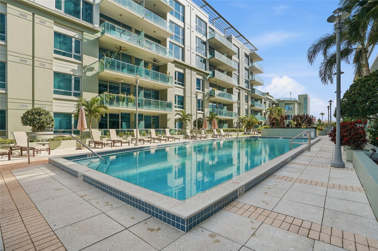 THE PLACE AT CHANNELSIDE A CON - Residential