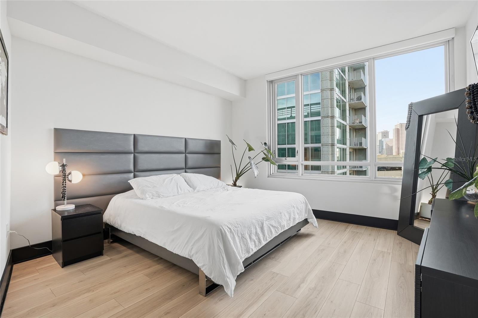 THE PLACE AT CHANNELSIDE A CON - Residential