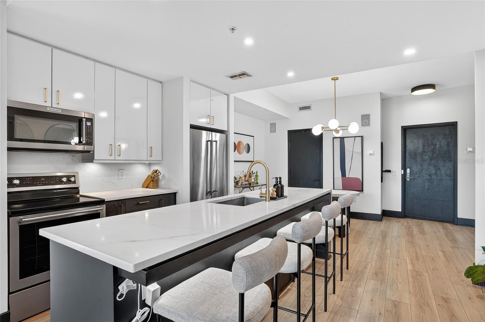 THE PLACE AT CHANNELSIDE A CON - Residential