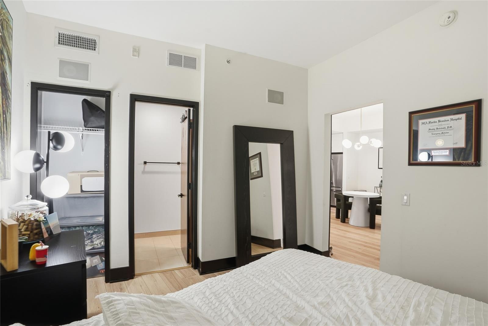 THE PLACE AT CHANNELSIDE A CON - Residential