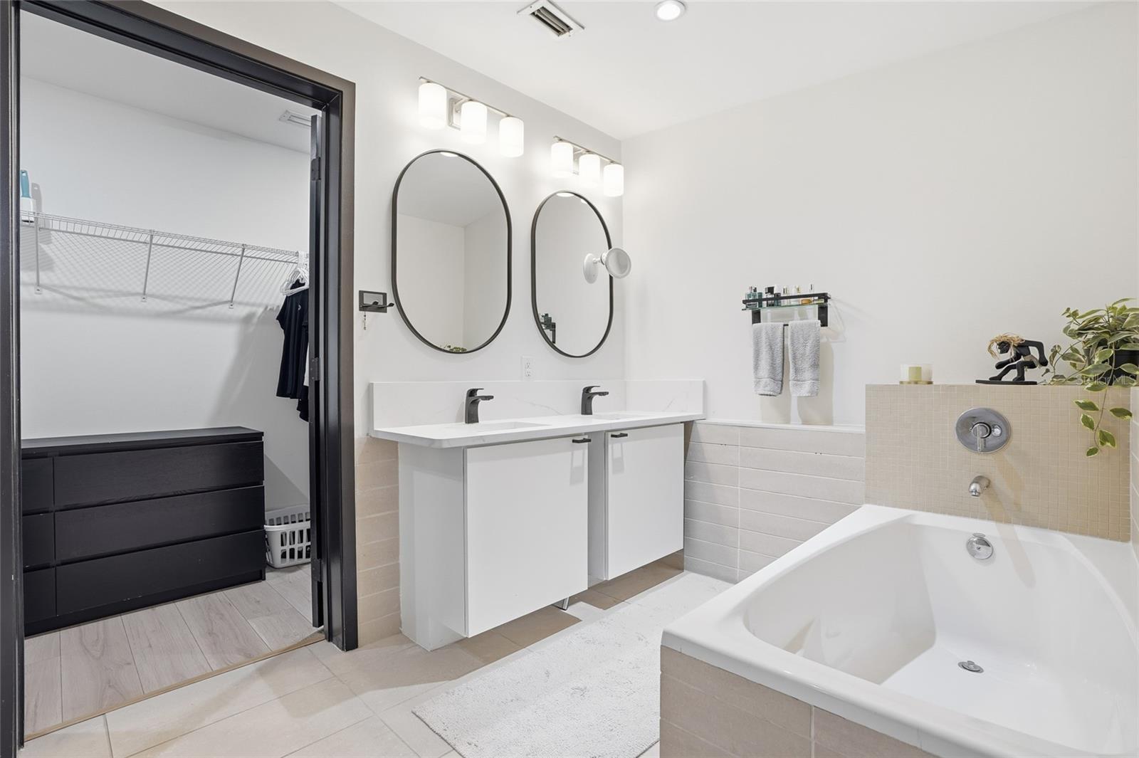 THE PLACE AT CHANNELSIDE A CON - Residential