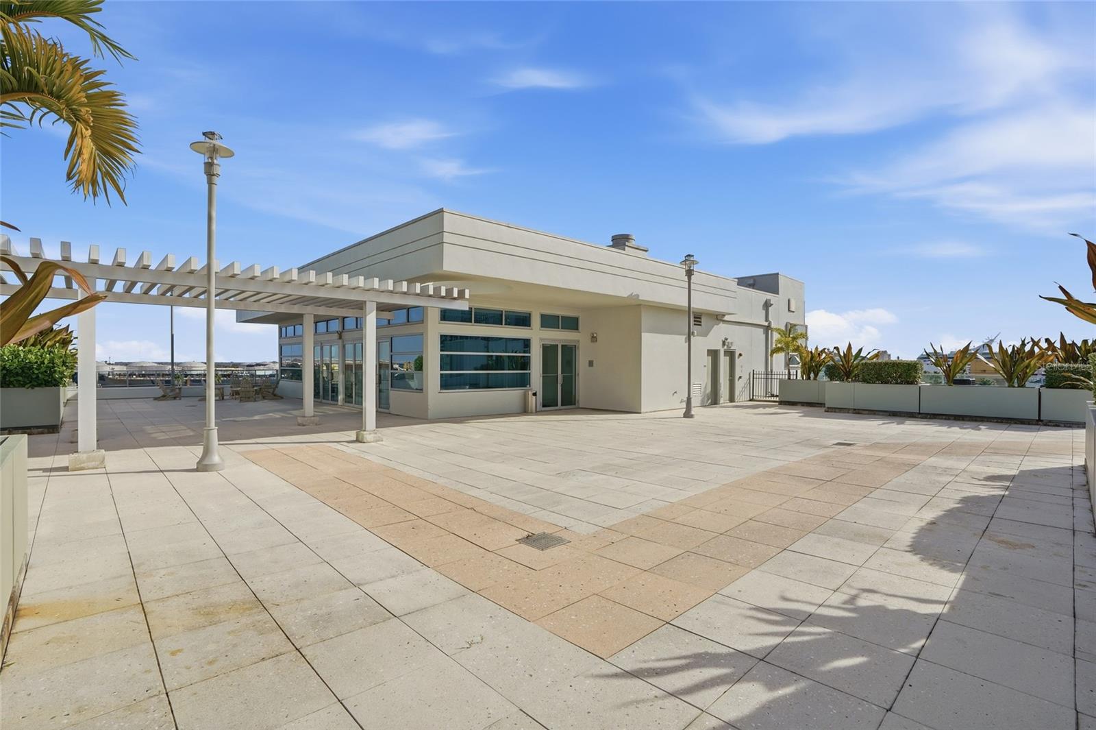 THE PLACE AT CHANNELSIDE A CON - Residential