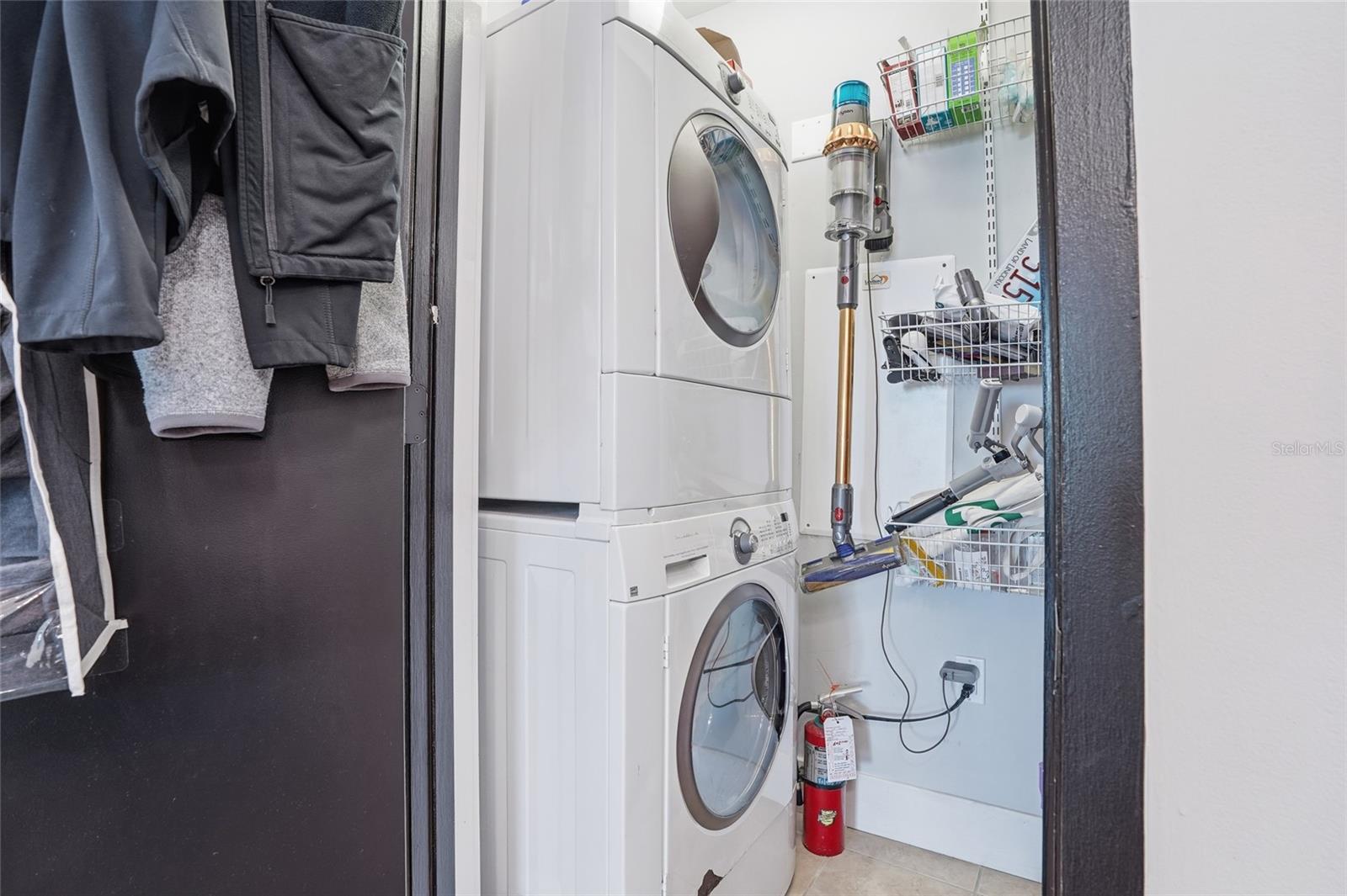 THE PLACE AT CHANNELSIDE A CON - Residential