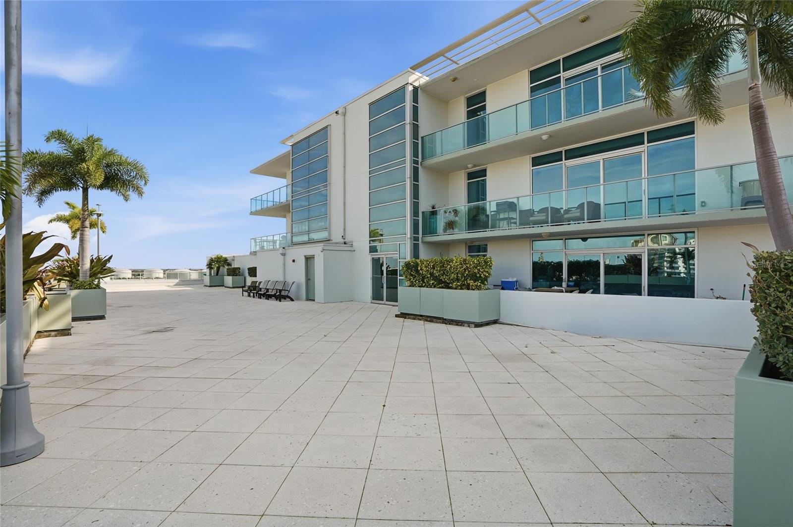 THE PLACE AT CHANNELSIDE A CON - Residential