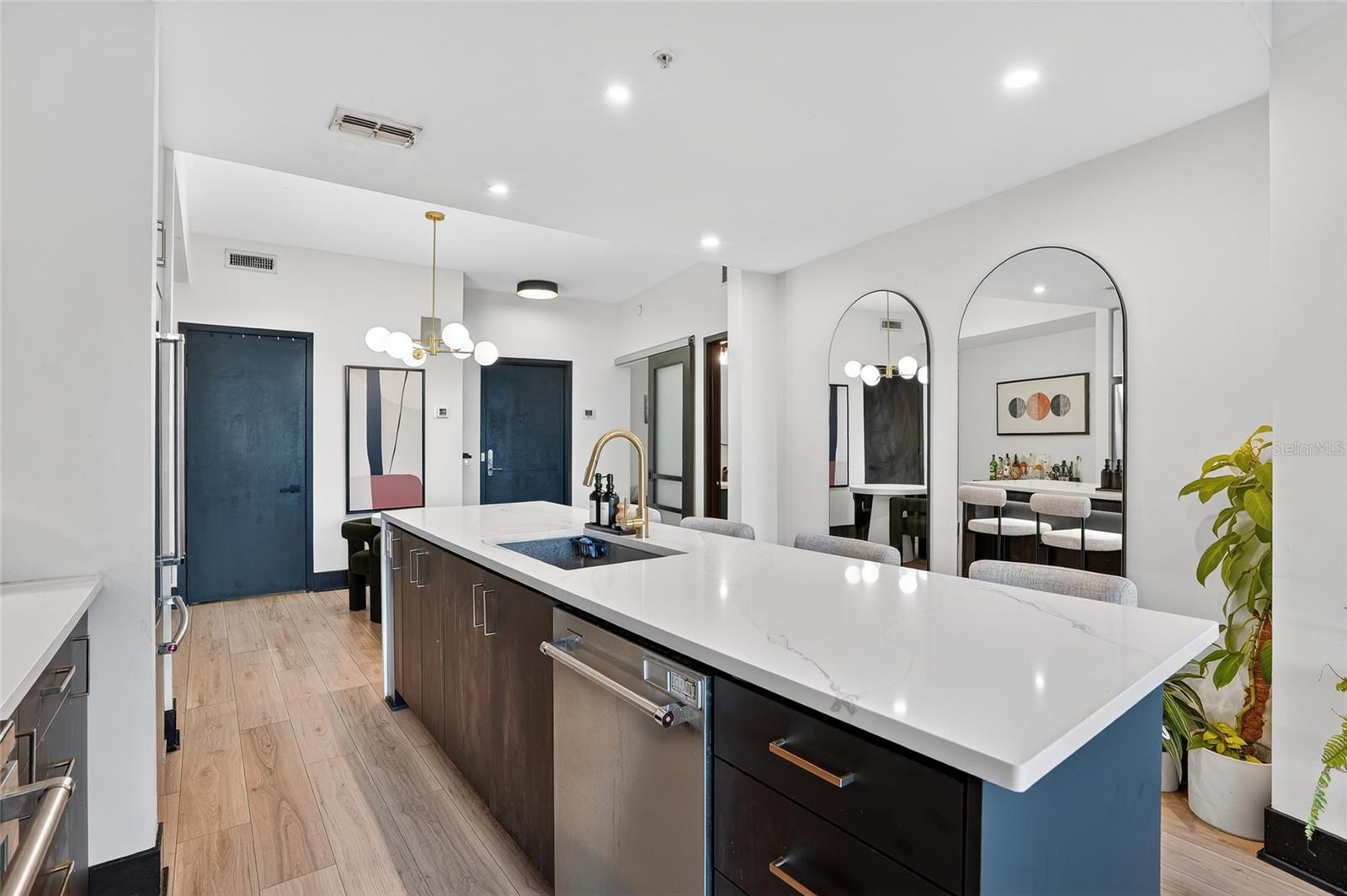 THE PLACE AT CHANNELSIDE A CON - Residential