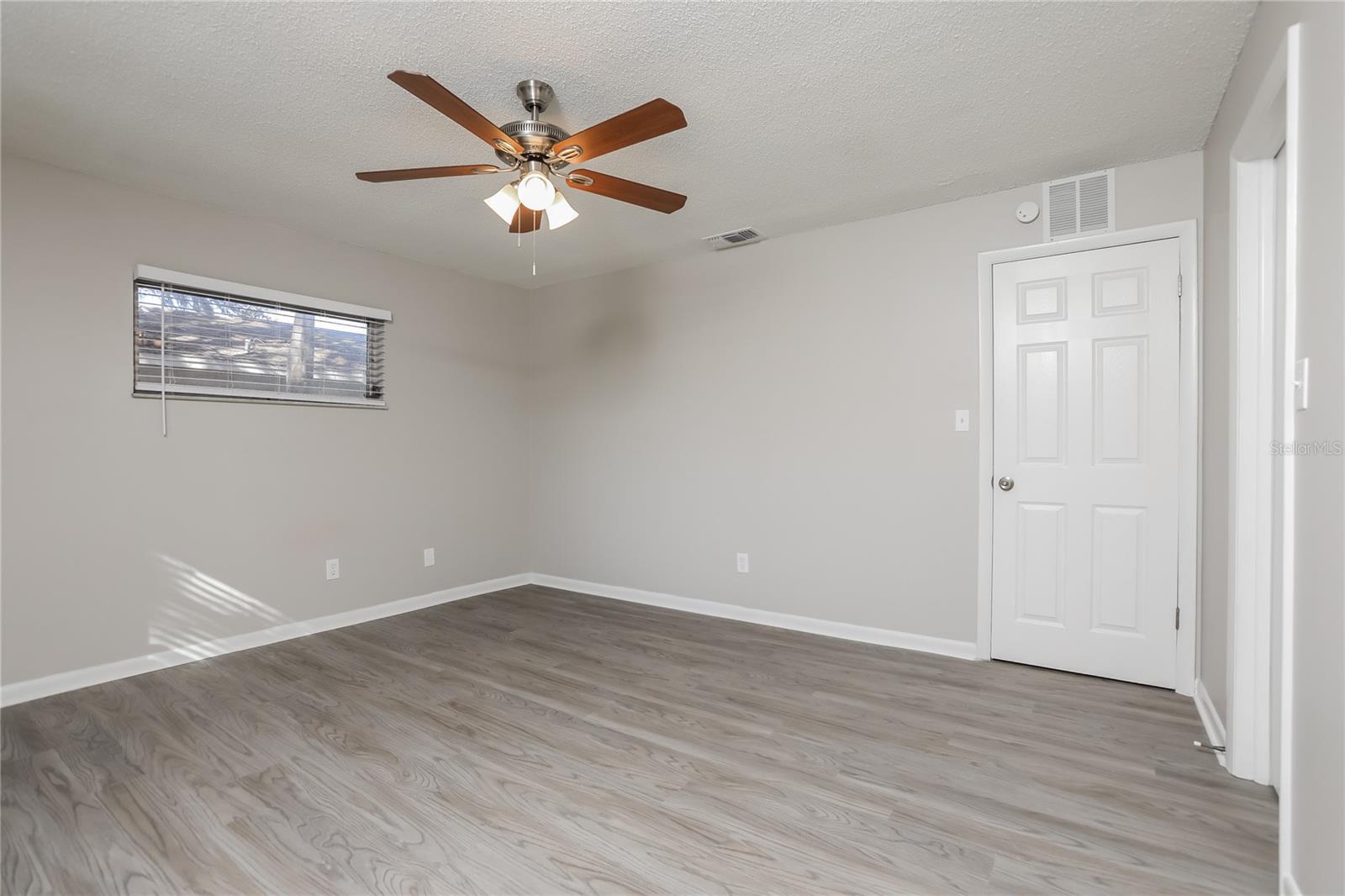 LAUREL SPGS - Residential Lease