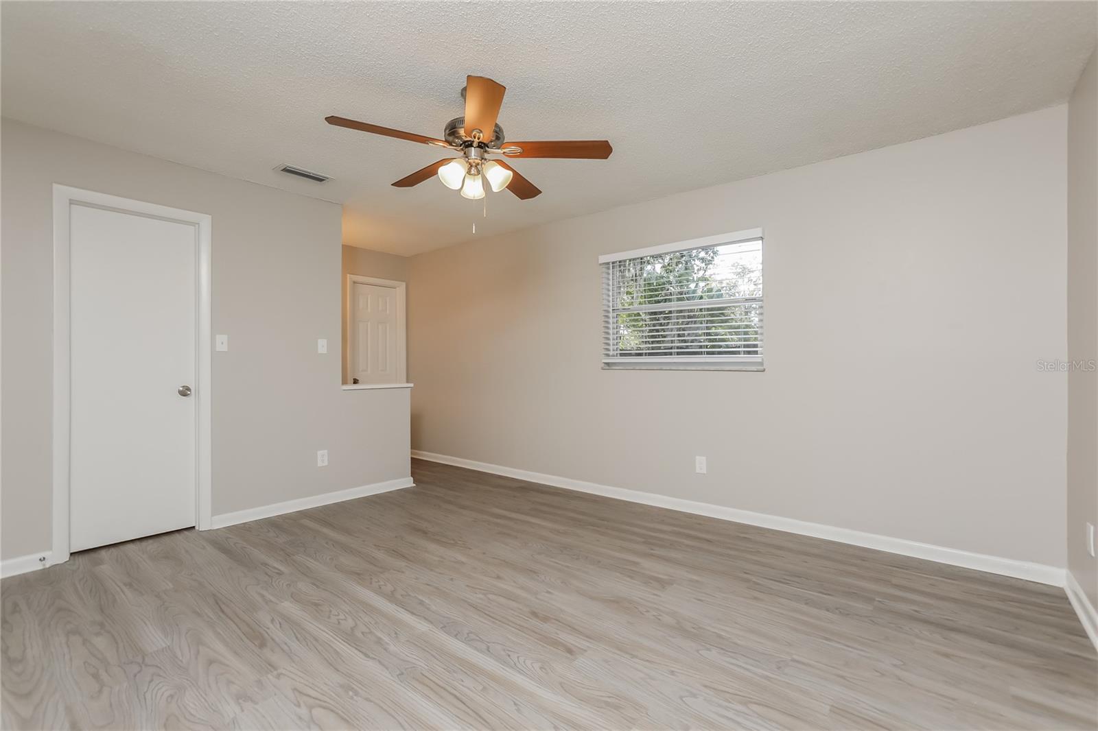 LAUREL SPGS - Residential Lease