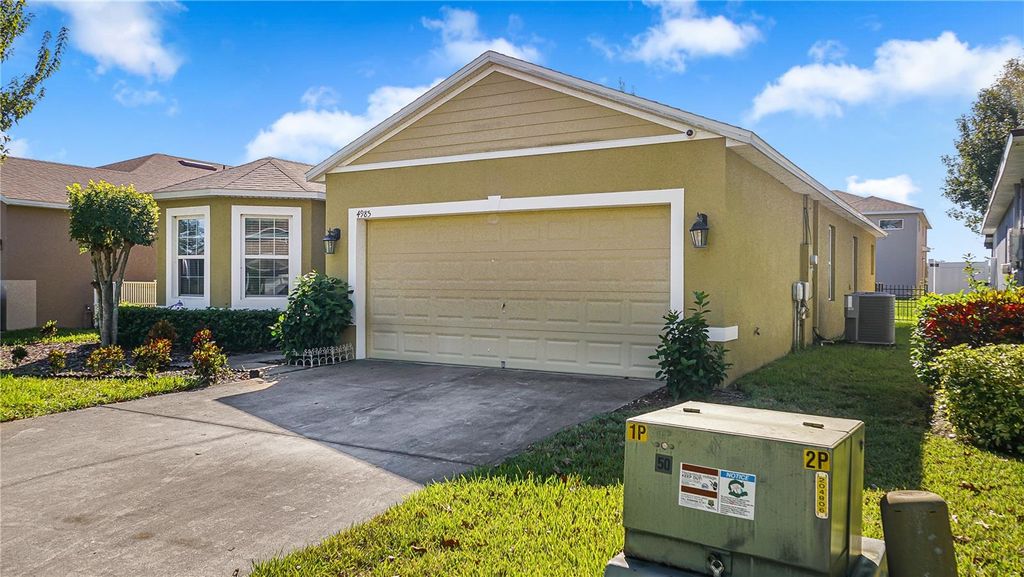 Photo of 4985 Grassy Knoll Drive, Tavares, FL 32778 (MLS # O6358801)