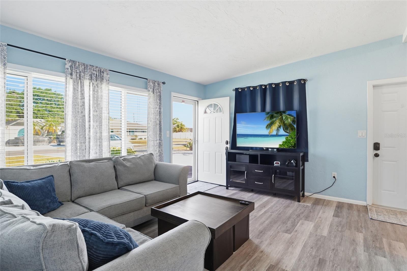 445 PALMETTO DRIVE