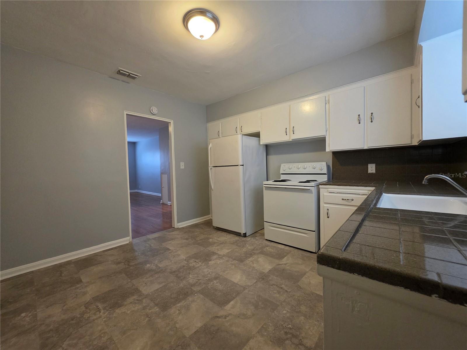 JOHNSON MANOR R/P - Residential Lease