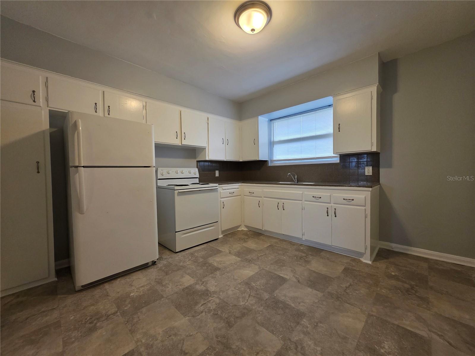 JOHNSON MANOR R/P - Residential Lease