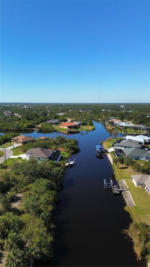 A home in PORT CHARLOTTE