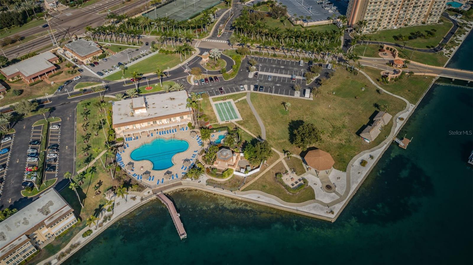 BAYWAY ISLES POINT BRITTANY THREE - Residential