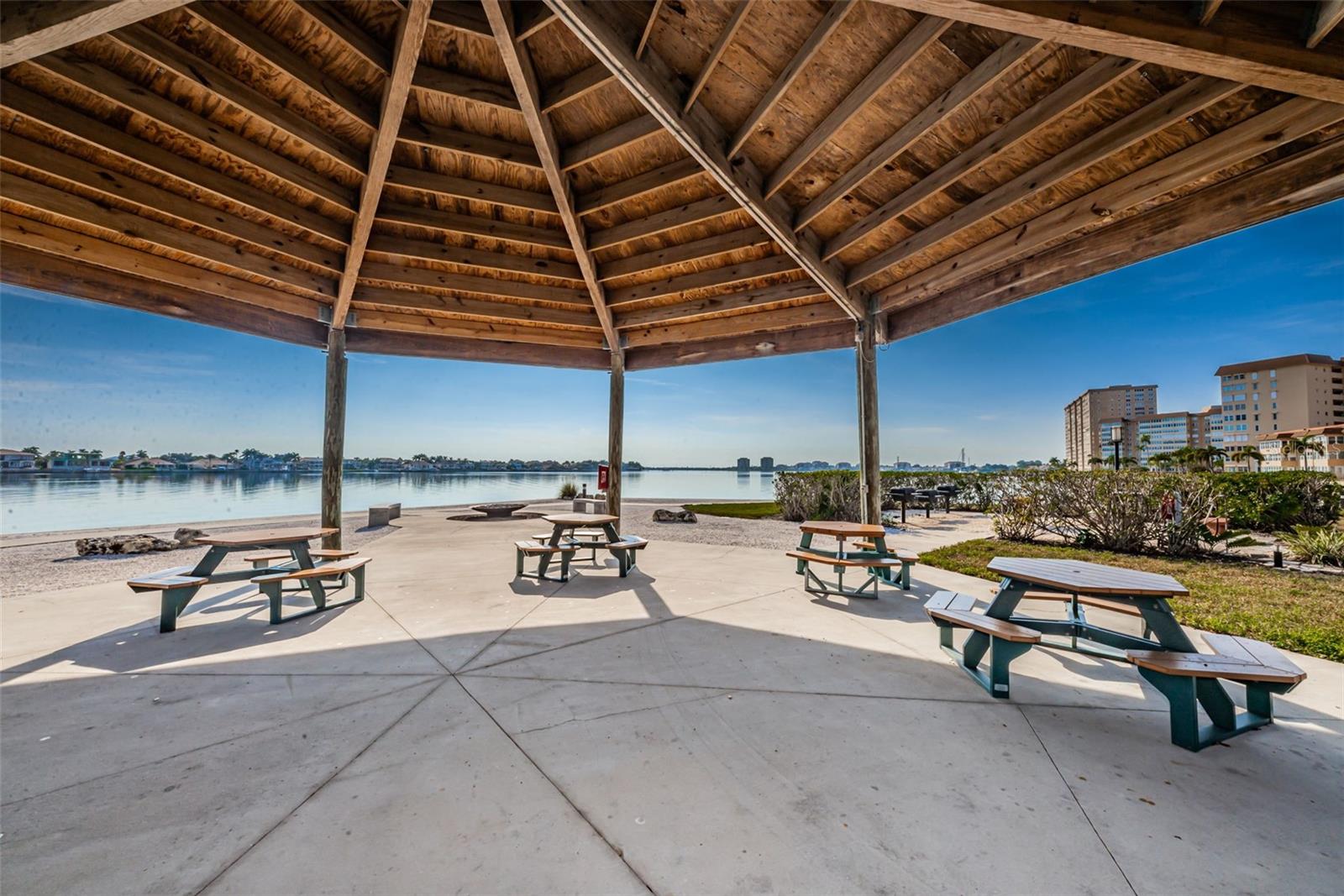 BAYWAY ISLES POINT BRITTANY THREE - Residential