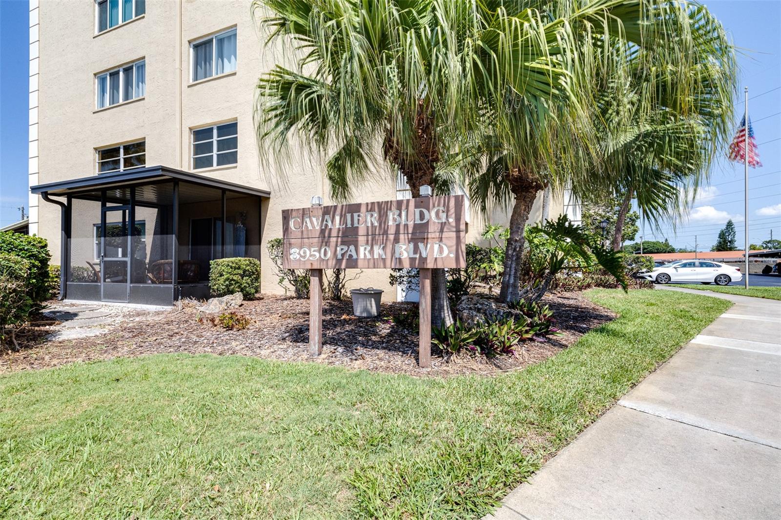 SEMINOLE-ON-THE-GREEN CAVALIER BLDG - Residential