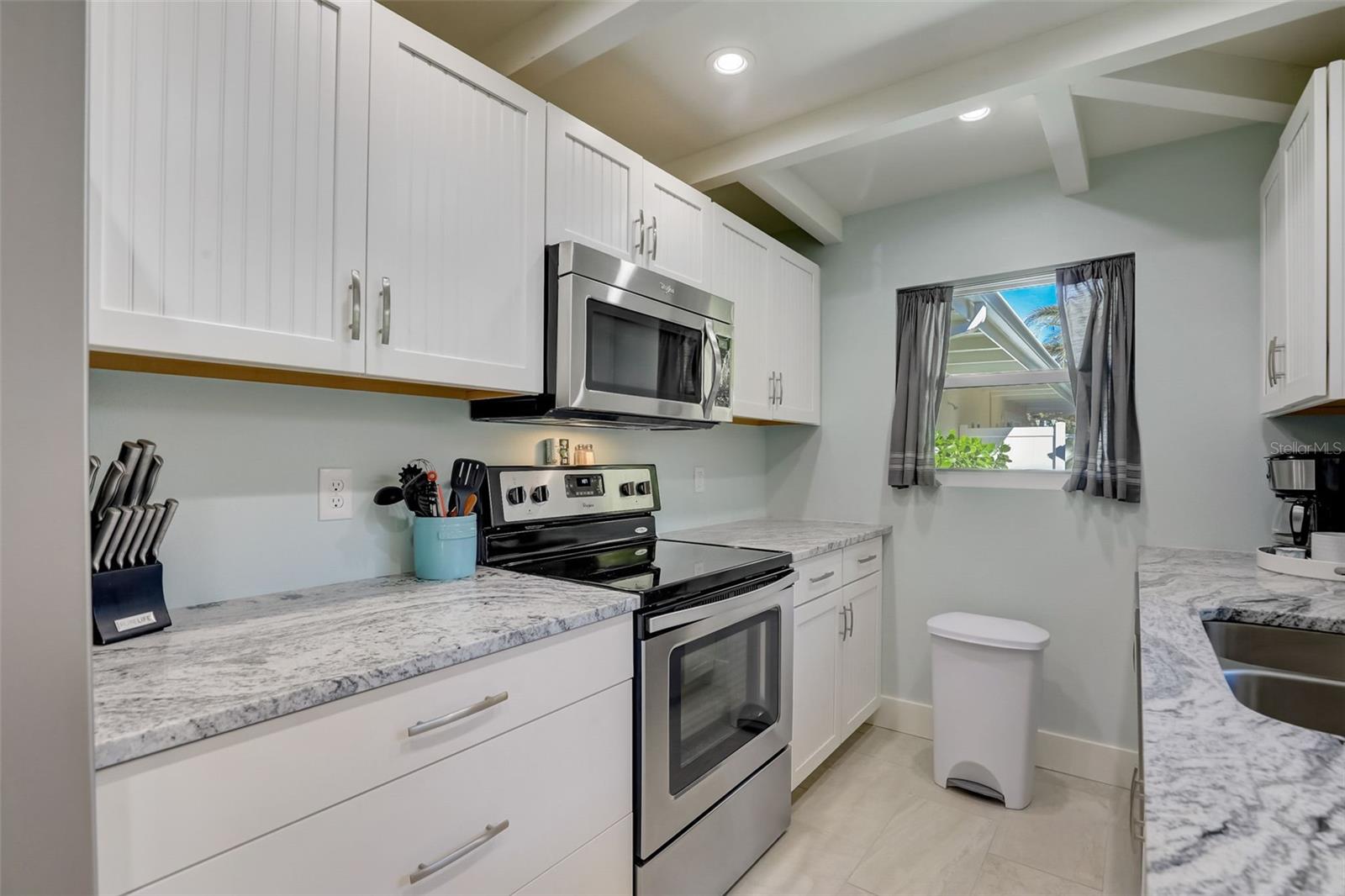 LIDO BEACH DIV B - Residential Lease