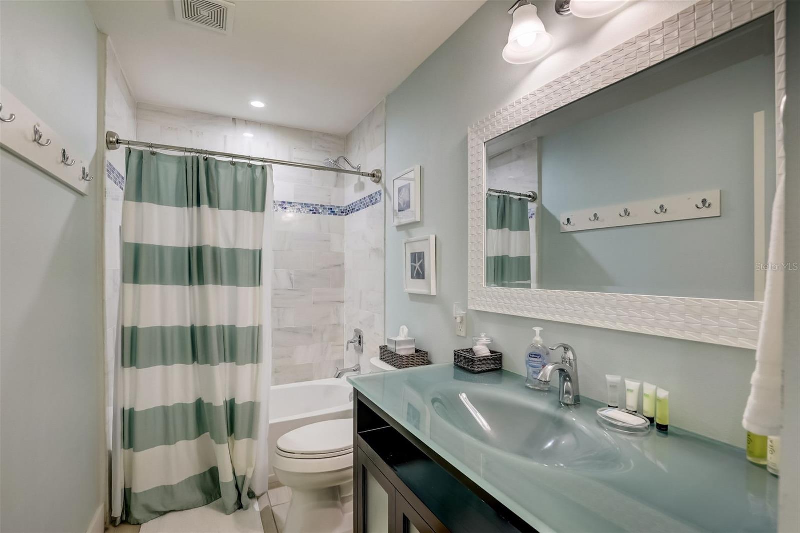 LIDO BEACH DIV B - Residential Lease