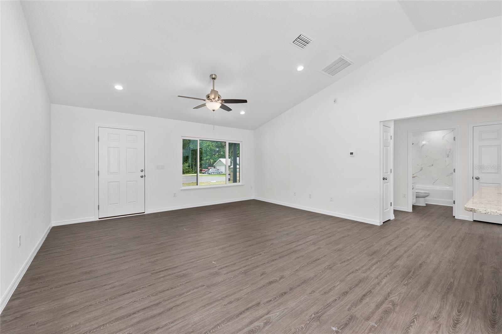 TRAILS E - Residential Lease