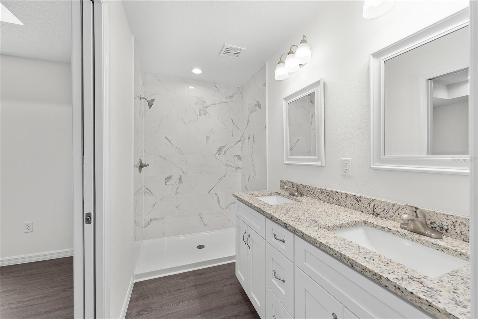 TRAILS E - Residential Lease