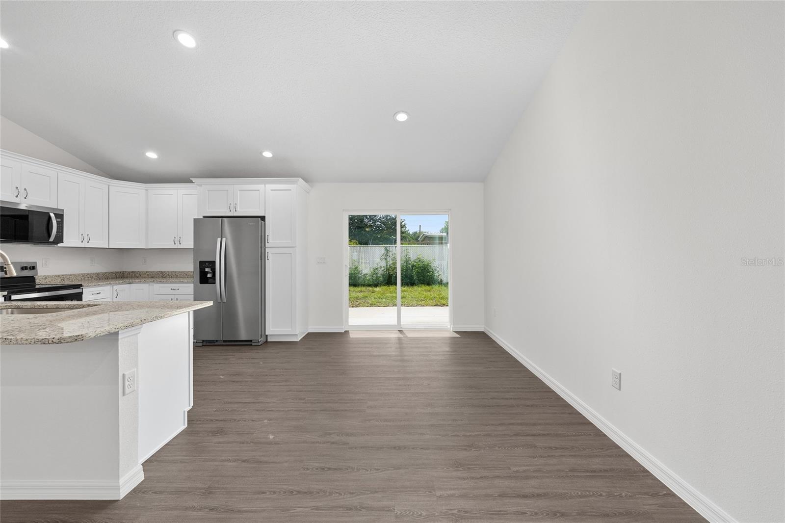 TRAILS E - Residential Lease