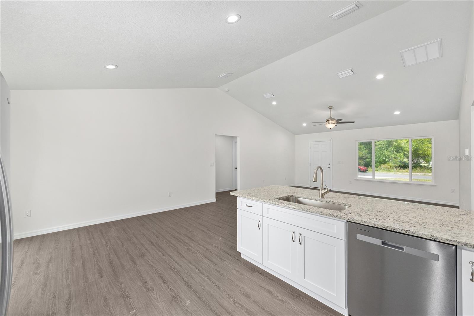 TRAILS E - Residential Lease