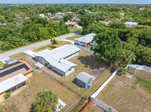 A home in PORT CHARLOTTE