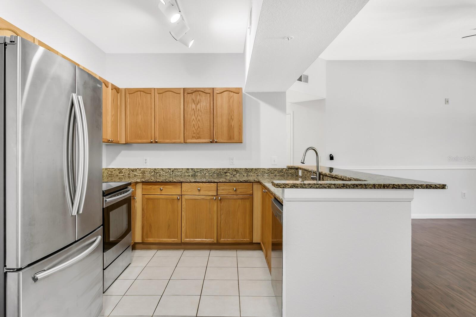 OXFORD PLACE AT TAMPA PALMS A - Residential