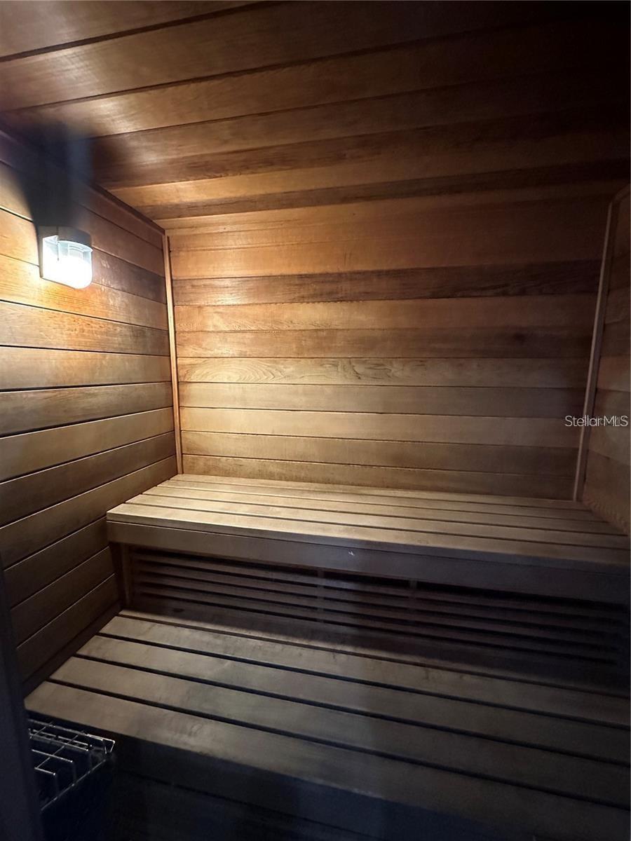 OXFORD PLACE AT TAMPA PALMS A - Residential