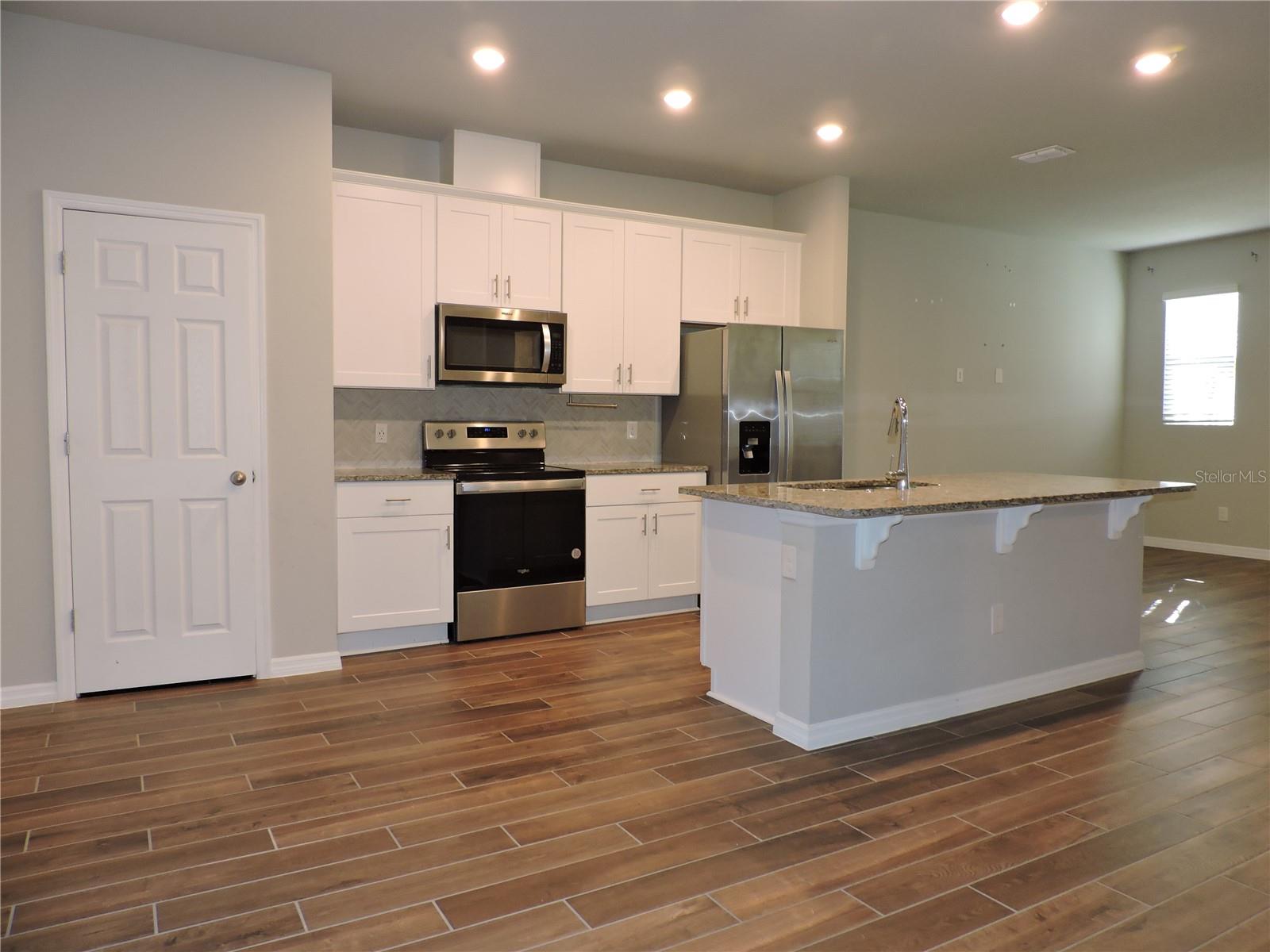 984 LEGACY WINDS WAY