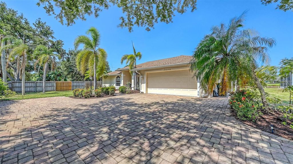 Photo of 5698 Country Walk Lane, Sarasota, FL 34233 (MLS # A4654065)