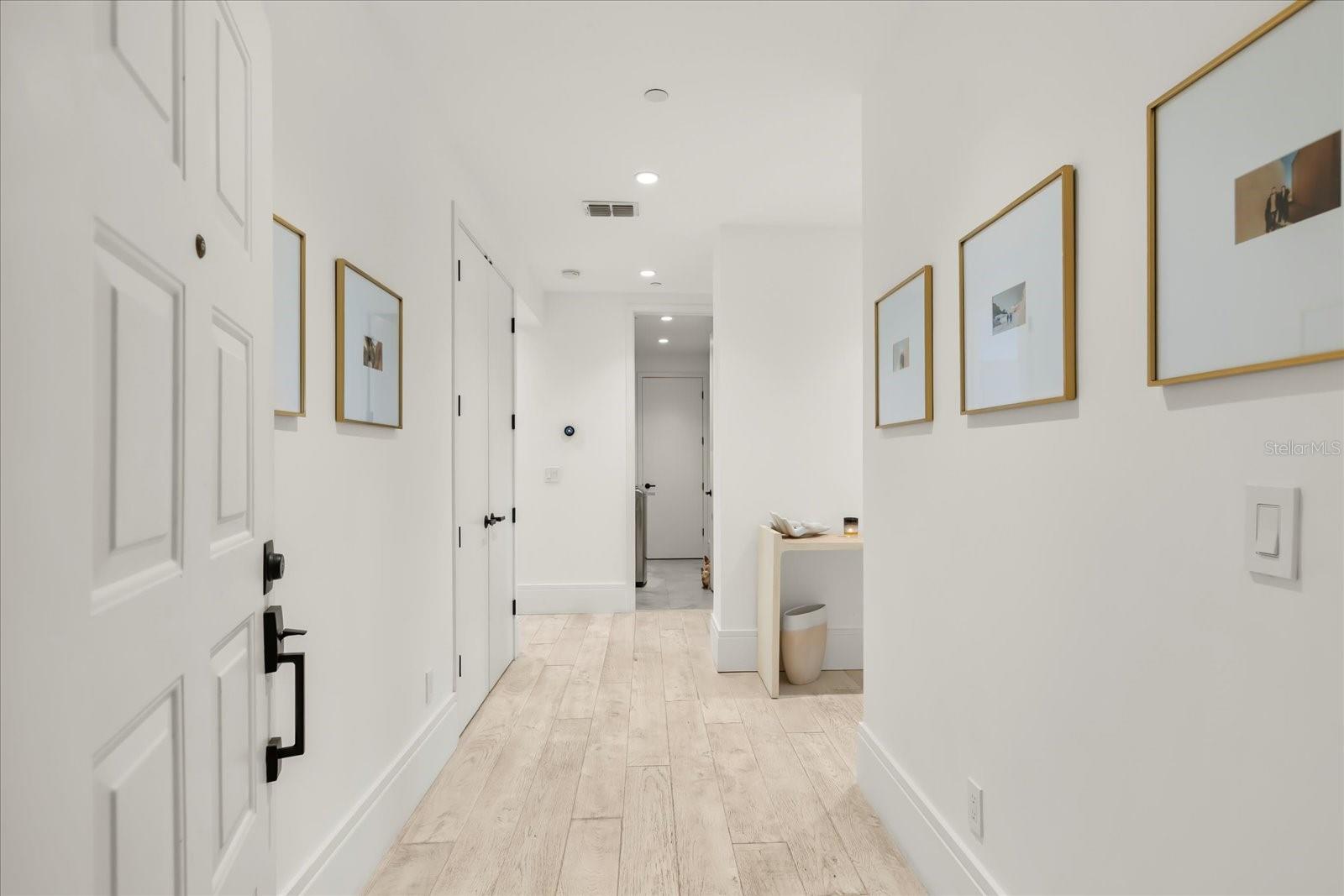 1602 ALABAMA DRIVE 403