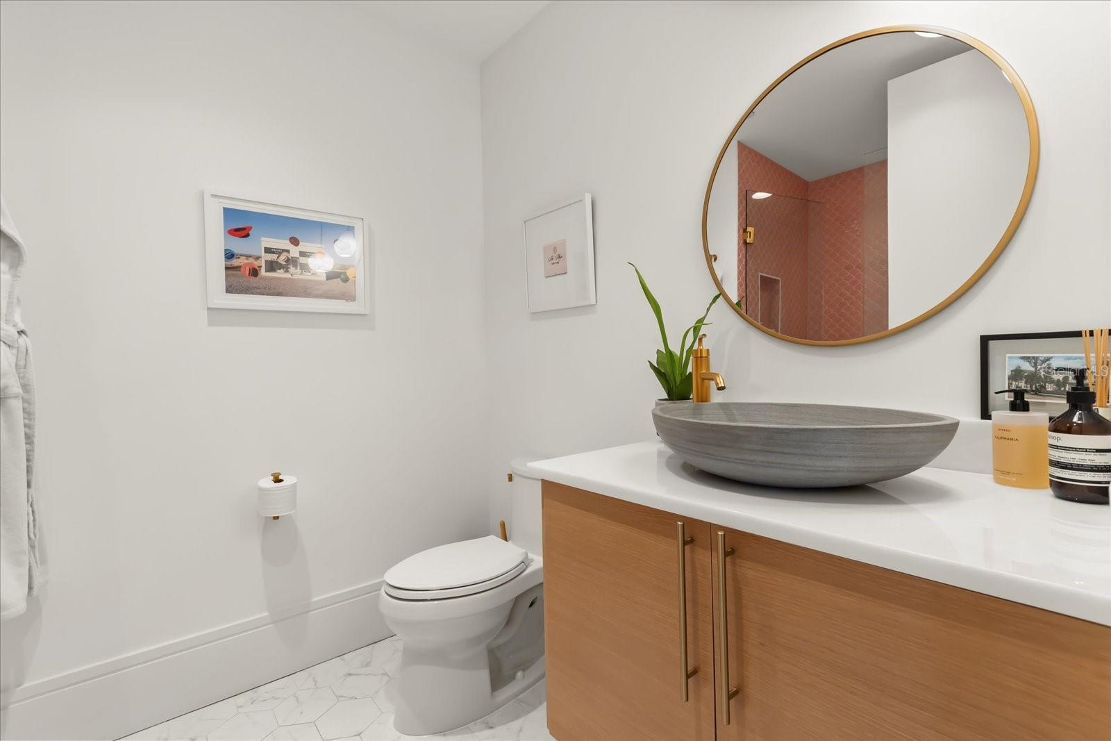 ALABAMA CONDO - Residential