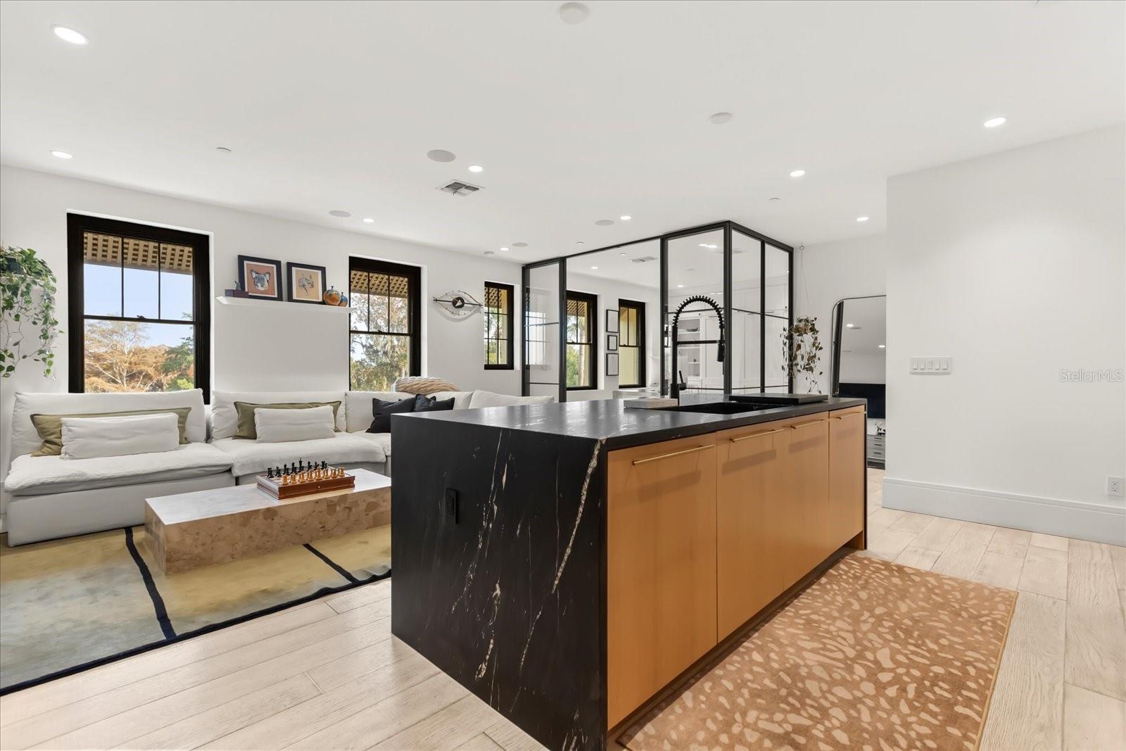 ALABAMA CONDO - Residential