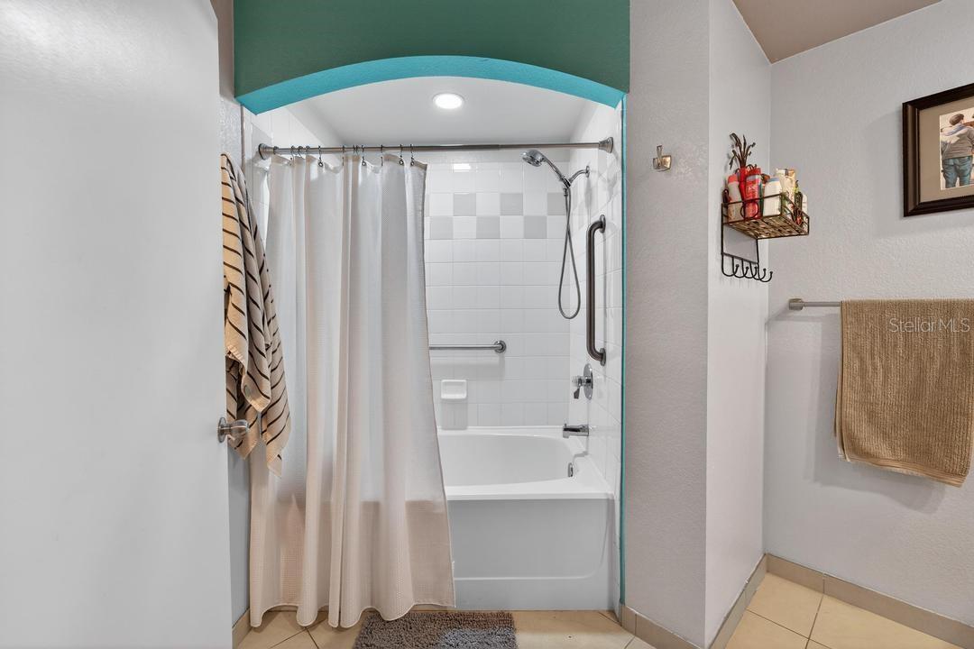 MADISON AT ST PETE - Residential