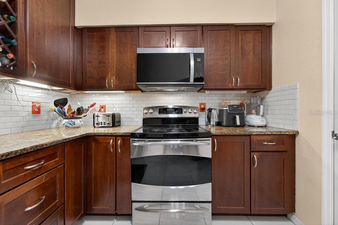 MADISON AT ST PETE - Residential